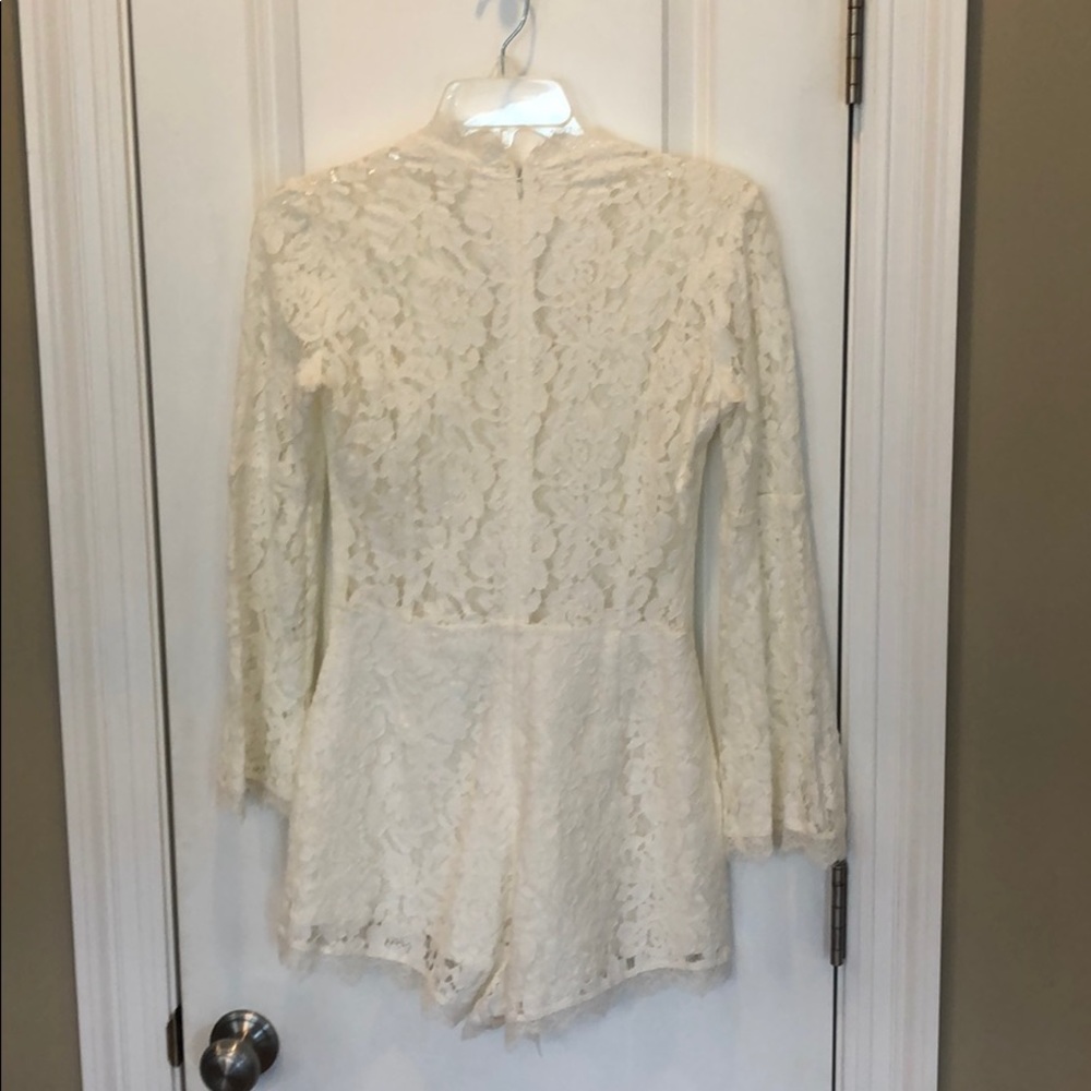 ENDLESS ROSE WHITE LACE ROMPER SMALL - Picture 4 of 6